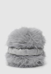 Cuffie in finta pelliccia grigia caratterizzate da un esterno morbido e una fascia in velluto, progettate per comfort e calore. Forma rotonda con una texture soffice.