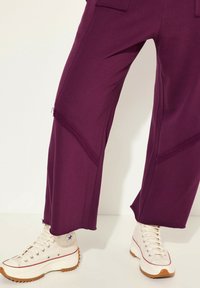 Ulla Popken DECORATIVE SEAM  - Pantaloni - forest berry