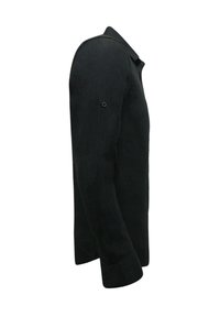 Zwart langslav shirt van een gestructureerde stof, met een knoopmanchet en een standaard kraag. Zijaanzicht toont een getailleerde vorm.