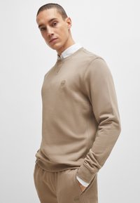 BOSS Sweater - open brown