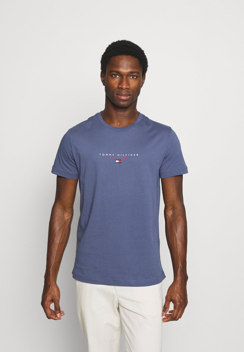 Tommy Hilfiger ESSENTIAL Tshirt imprimé faded indigo/denim indigo