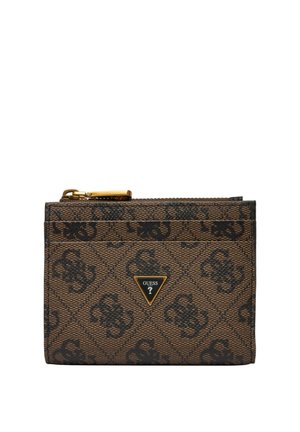 Portafoglio Guess marrone con motivo a fantasia, decori neri floreali, cerniera dorata e placca triangolare del logo Guess al centro davanti.