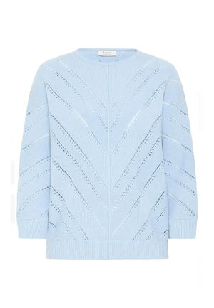 Hellblauer Strickpullover mit Rundhalsausschnitt, der ein Zickzackmuster und offene Details aufweist. Lange Ärmel und Rippbündchen am Saum.