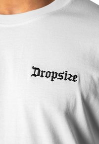 Dropsize HEAVY EMBO  - Lihtne T-särk - white