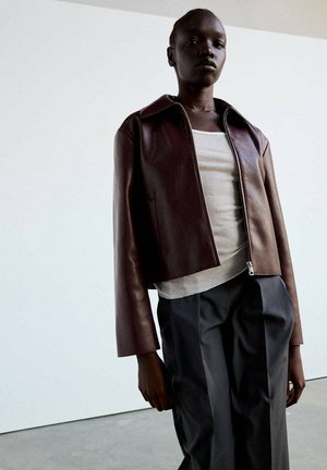 Mango, ADULT - Chaqueta de cuero sintético - bordeaux