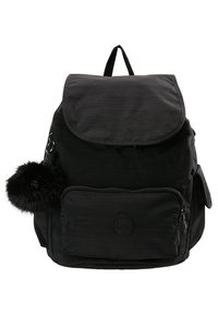 Sac à dos en tissu noir avec un rabat repliable, une poche avant zippée, des poches latérales et un accent de pompon en fourrure noire amovible.