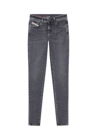 Jeans de mezclilla gris con un corte ajustado, diseño de cinco bolsillos, cierre de botón y un ligero desgastado. Textura suave y líneas limpias en todo su diseño.