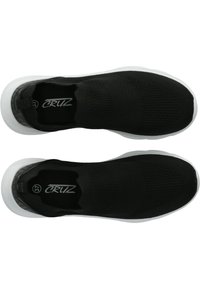 Schwarze Slipper mit einem Obermaterial aus Mesh für Atmungsaktivität, ausgestattet mit einem strukturierten Muster, einer flexiblen weißen Sohle und einer Markenkennzeichnung auf der Innensohle.