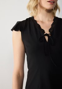 Thumbnail Image 5