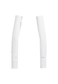 Valkoiset käsivarsisuojat, jotka on valmistettu kevyestä kankaasta, hienojakoisella pinnalla, ystävällisellä muotoilulla ja painetulla brändäyksellä helppoa tunnistamista varten.