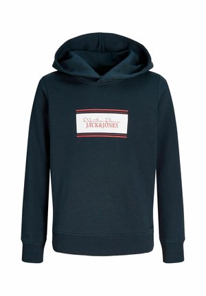 Sweat à capuche bleu foncé à manches longues avec un logo blanc rectangulaire à l'avant portant la mention "Definition of Denim JACK&JONES" en texte rouge.
