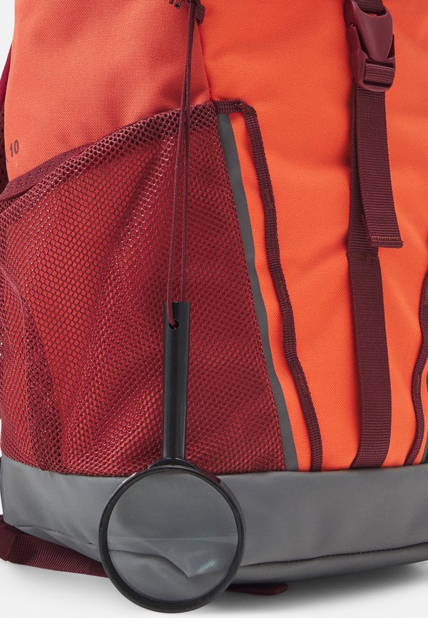 PUCK 10 UNISEX – Tagesrucksack – hotchili