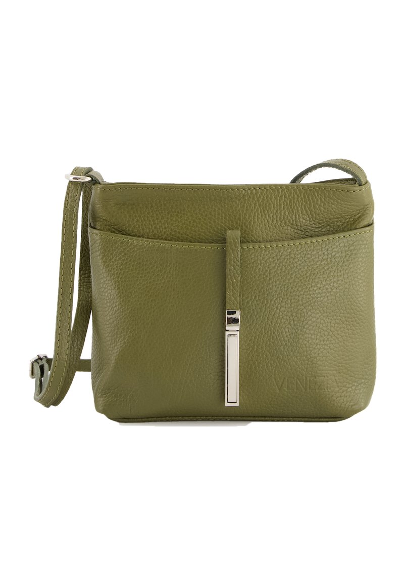 Kleine grüne Leder-Umhängetasche mit strukturiertem Finish, Reißverschluss und silbernen Beschlägen. Verfügt über eine Vordertasche und einen verstellbaren Tragriemen.