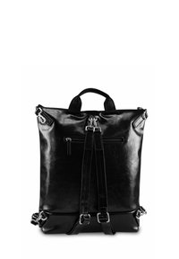 Zaino in finta pelle nera con un design strutturato, dotato di spallacci regolabili, una tasca frontale con zip e dettagli in metallo argentato.