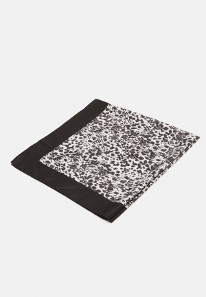 Urban Classics Set Barbecue Unisex - Grembiule E Guanto A Scacchi Bianco E Nero - Regalo Ideale