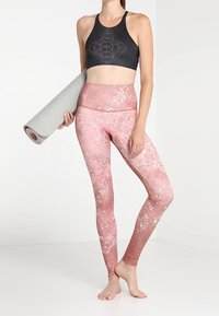 Onzie Tights - metallic red