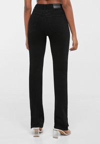 Bershka Vaqueros rectos - black