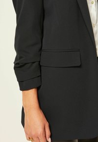 Friends Like These EDGE TO EDGE TAILORED  PETITE  - Puspaltis - black
