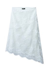 Weiße Spitzenrüschenschürze mit floralen Mustern und einem gewellten Saum. Das Material ist leicht und halbtransparent, mit einer taillierten Passform.