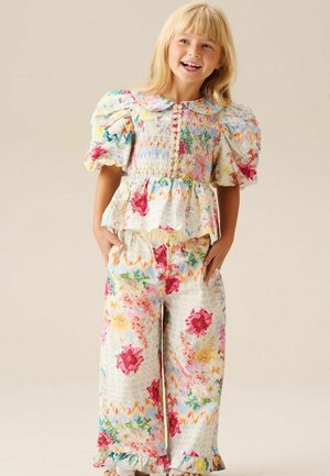 Angel & Rocket, REGULAR FIT - ORLA MULTI PETER PAN COLLAR SHIRRED BLOUSE - Blouse - cream