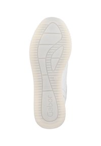 Suola di scarpa bianca con superficie in gomma testurizzata, caratterizzata da un motivo a righe e un marchio. La forma è piatta con un design leggermente sagomato.