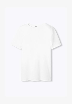 T-shirt blanc uni à manches courtes avec un col rond, étalé à plat sur un fond clair.
