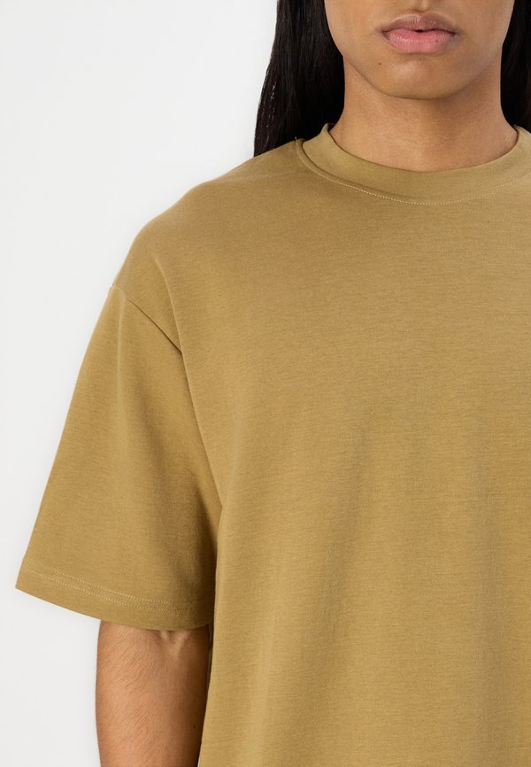 SLH LOOSE OSCAR O NECK TEE - Basic T-shirt - kelp2
