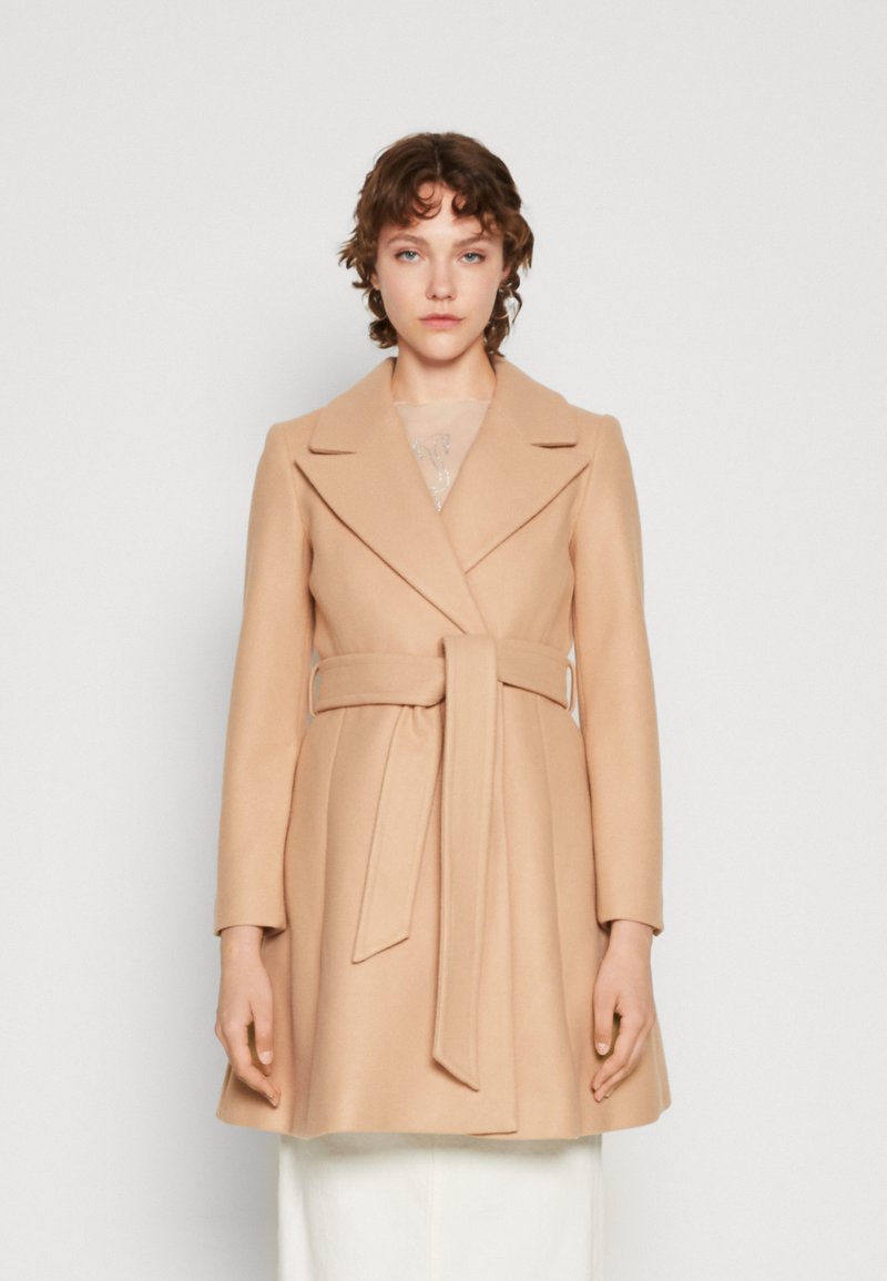 Forever New ELOISE FIT AND FLARE COAT Kurzmantel camel Zalando.at