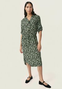 Soaked in Luxury - ZAYA - Vestido informal - medium green leaf print Imagen en miniatura 1