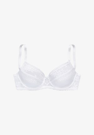 Weißer Spitzen-BH mit gepolsterten Cups, verstellbaren Trägern und dekorativen gewellten Kanten; zeichnet sich durch eine glatte, strukturierte Oberfläche aus.