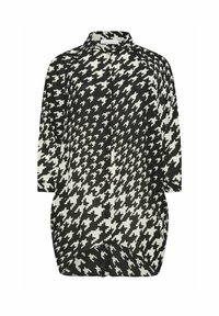 Camisa a cuadros en blanco y negro, con un patrón de Pied de gallo, con botones en el frente, cuello y mangas de tres cuartos con un corte holgado.
