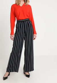 Esprit Collection Tygbyxor - dark blue