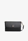 CROSSBODY BAG - Taška cez plece - black