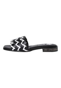 Unselected, black/white