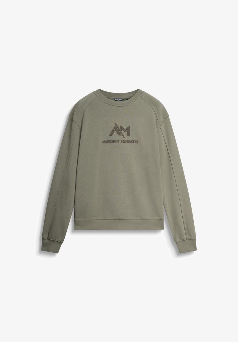 Sudadera verde oliva con mangas raglán, que presenta un logotipo texturizado "ANTONY MORATO" en un tono más oscuro en el centro frontal.