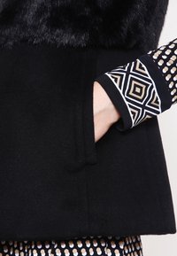 MICHAEL Michael Kors Väst - black