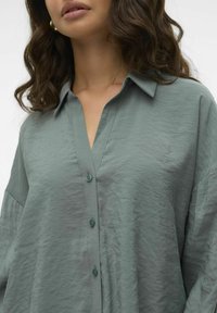 Vero Moda Button-down blouse - balsam green