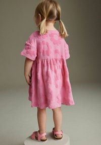 Next TEXTURED TOWELLING - Dienas kleita - bright pink