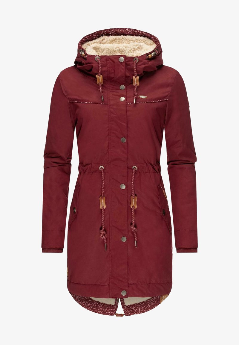 Parka bordeaux con cappuccio foderato in pelliccia, vita regolabile con coulisse, tasche laterali, chiusura con bottoni a pressione e zip, e fodera a motivo floreale.