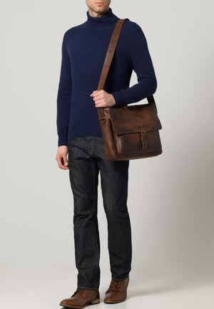 Jost RANGER - Umhängetasche - cognac