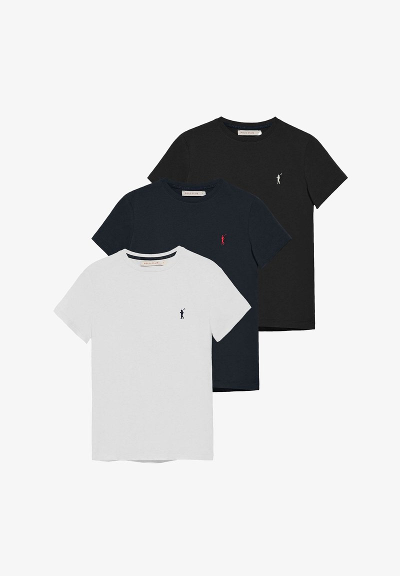 Tres camisetas de manga corta apiladas: blanca con logo azul marino, azul marino con logo rojo y negra con logo blanco. Todas son de algodón y de corte casual.