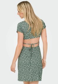 ONLY ONLHILLARY MIDI - Denní šaty - balsam green