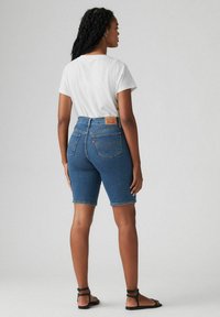 Levi's® SHAPING BERMUDA SHORTS - Jeansshorts - double duty short