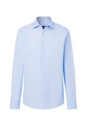 Hellblaues, langärmliges Hemd mit durchgehender Knopfleiste und spitzem Kragen vor weißem Hintergrund.