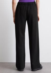 Marc O'Polo DENIM DRAPY WIDE JOGGER - Tepláky - black