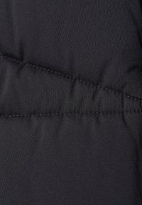 Esprit Abrigo de invierno - black