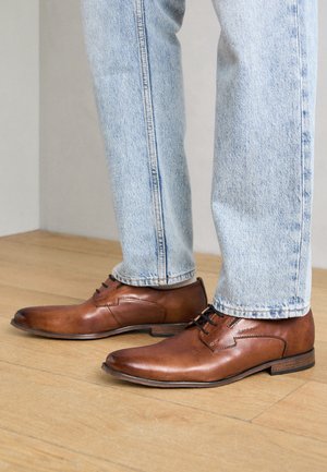 Veterschoenen - cognac