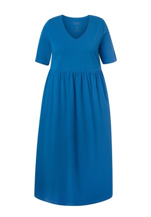 Blaues knielanges Kleid mit kurzen Ärmeln, V-Ausschnitt und gerafftem Taillendetail, aus weichem, glattem Stoff.