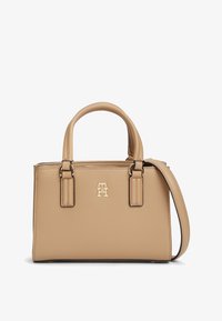 Επιλέχθηκε, beige