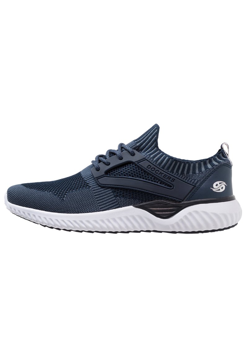 Scarpe sportive navy in mesh con un design testurizzato, caratterizzate da dettagli neri e una suola bianca. Inclusi lacci e un logo sul tallone.